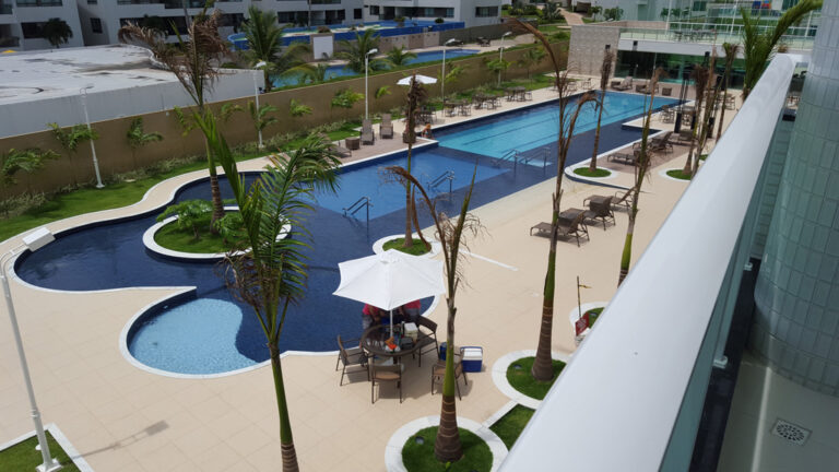 Piscinas adulto e infantil